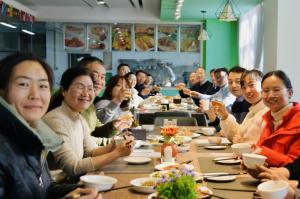 岁末不觉寒 冬至时光暖 丨洛阳星空官方网页版组织开展“迎冬至、包饺子”文化活动